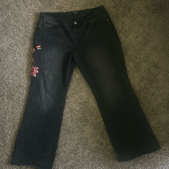 Waist 34 Length 36 Leg Opening is Big asf